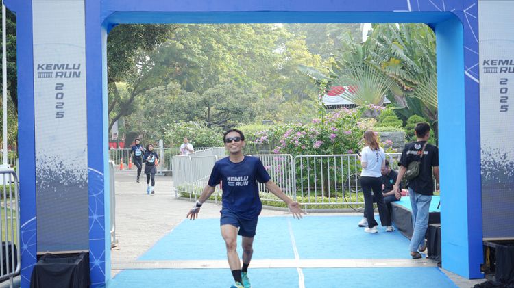 Race photo from KEMLU RUN 2025