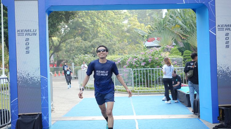 Race photo from KEMLU RUN 2025