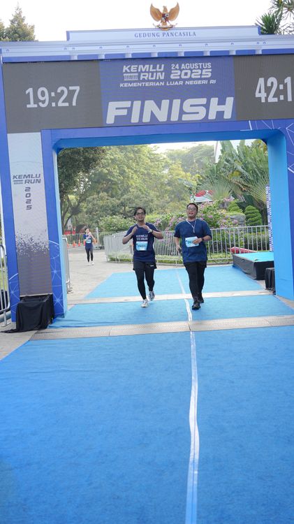 Race photo from KEMLU RUN 2025