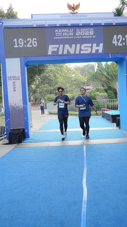 Race photo from KEMLU RUN 2025