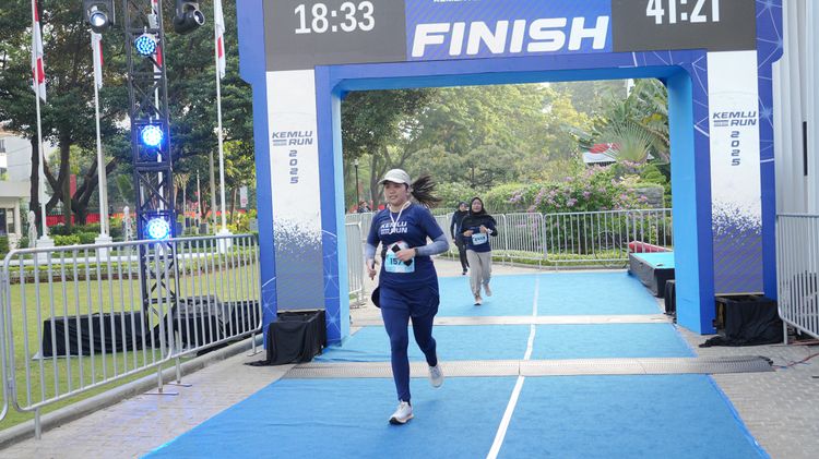 Race photo from KEMLU RUN 2025