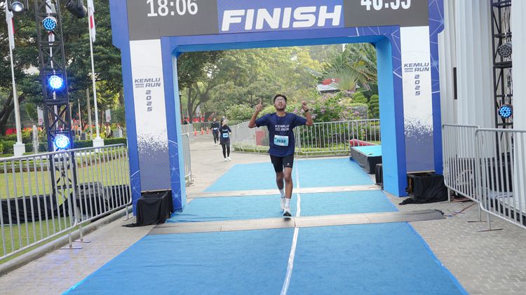 Race photo from KEMLU RUN 2025