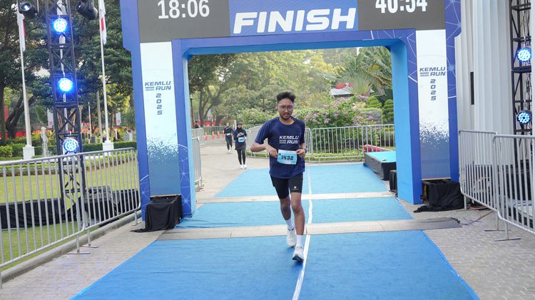Race photo from KEMLU RUN 2025