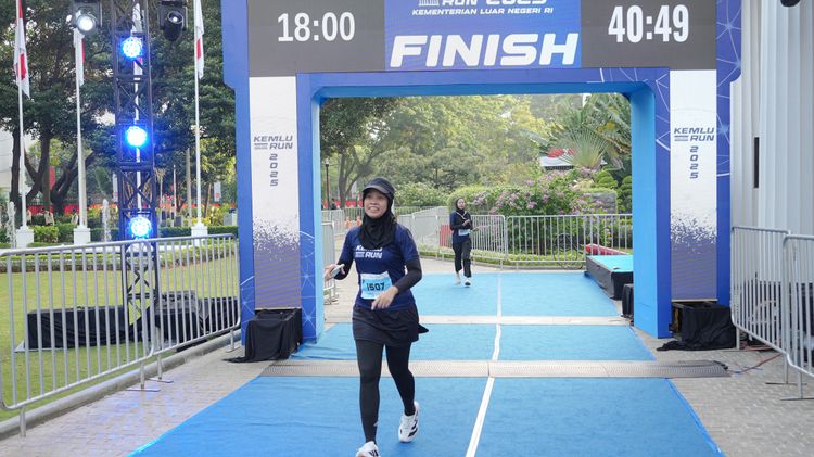 Race photo from KEMLU RUN 2025