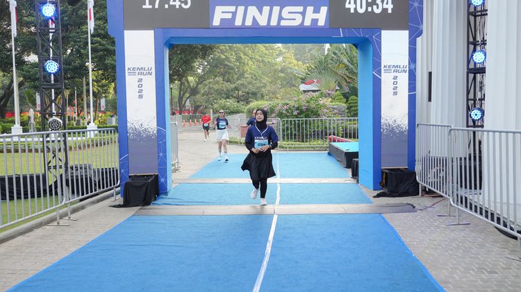 Race photo from KEMLU RUN 2025