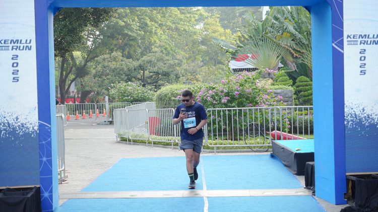 Race photo from KEMLU RUN 2025