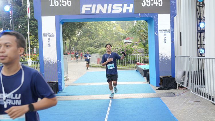 Race photo from KEMLU RUN 2025