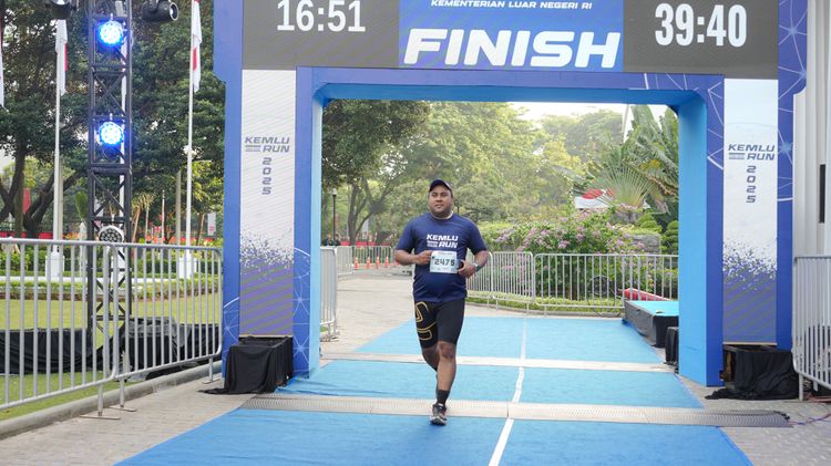 Race photo from KEMLU RUN 2025