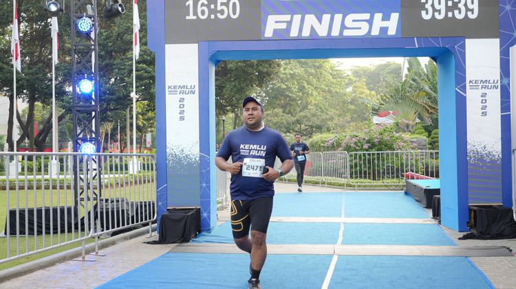 Race photo from KEMLU RUN 2025