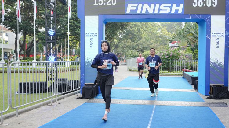 Race photo from KEMLU RUN 2025