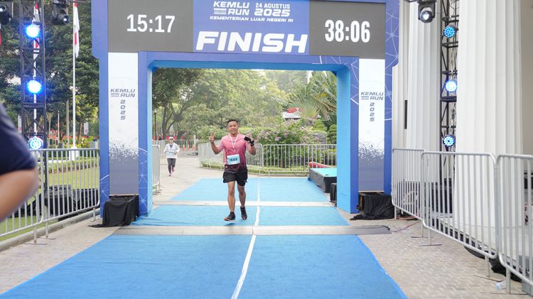 Race photo from KEMLU RUN 2025
