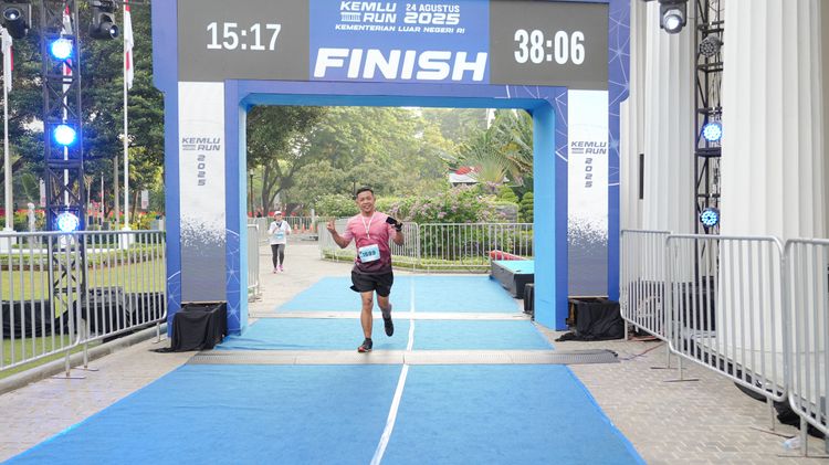 Race photo from KEMLU RUN 2025