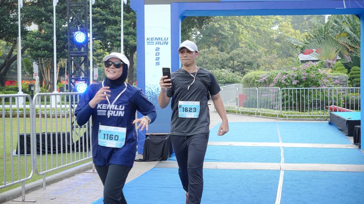 Race photo from KEMLU RUN 2025