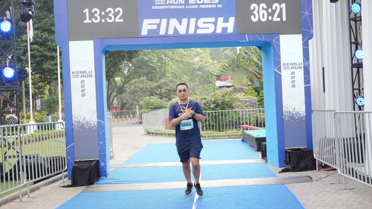 Race photo from KEMLU RUN 2025
