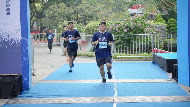 Race photo from KEMLU RUN 2025