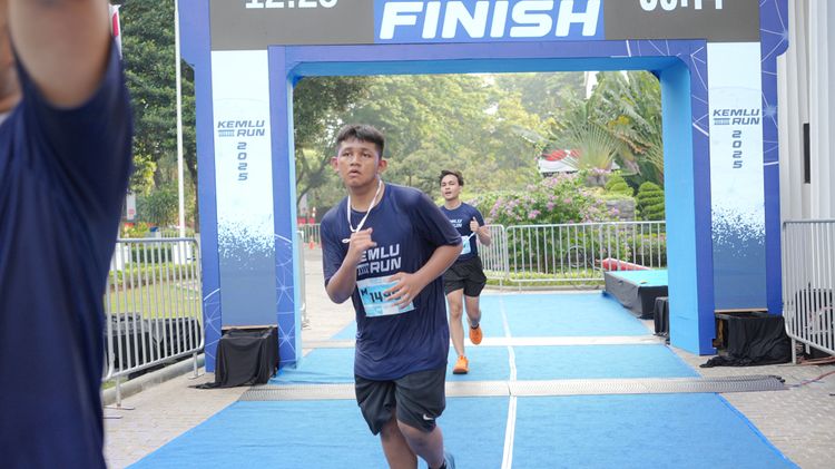 Race photo from KEMLU RUN 2025