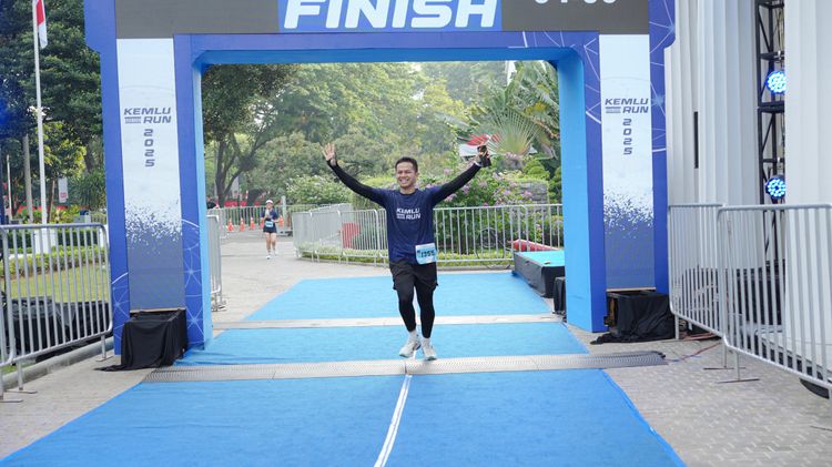 Race photo from KEMLU RUN 2025