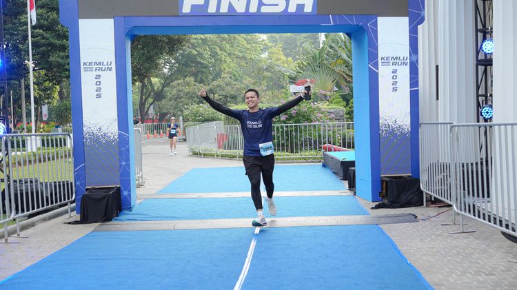 Race photo from KEMLU RUN 2025