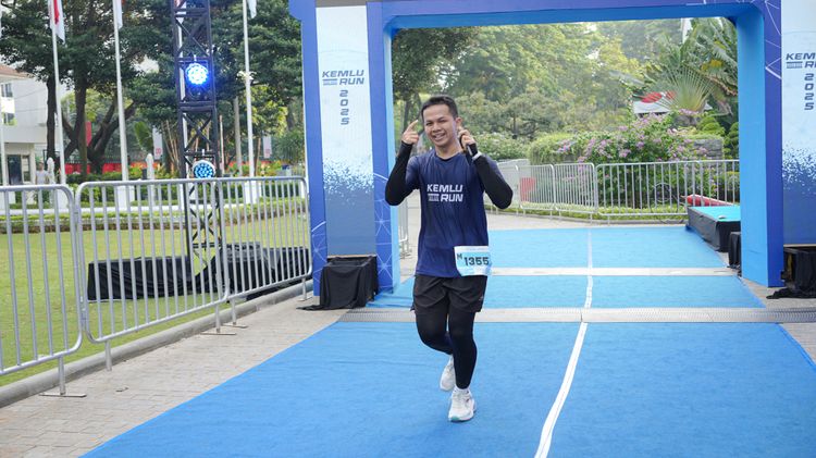 Race photo from KEMLU RUN 2025