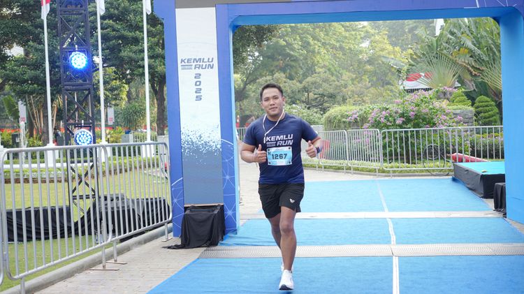 Race photo from KEMLU RUN 2025
