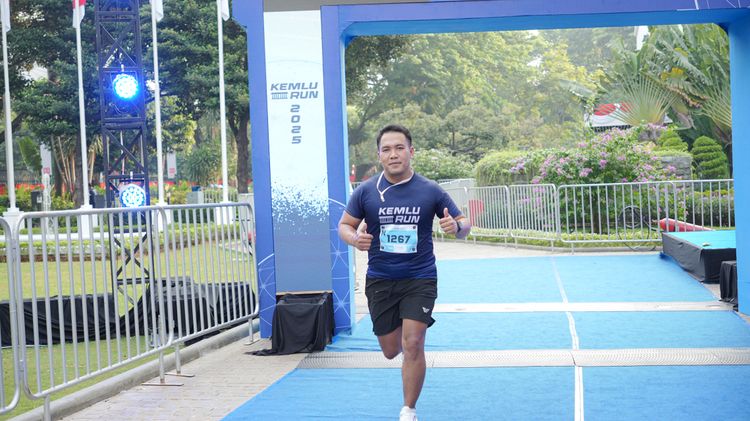 Race photo from KEMLU RUN 2025