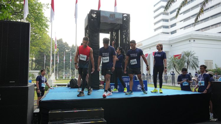 Race photo from KEMLU RUN 2025