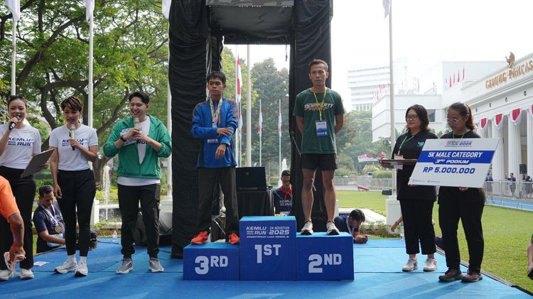 Race photo from KEMLU RUN 2025