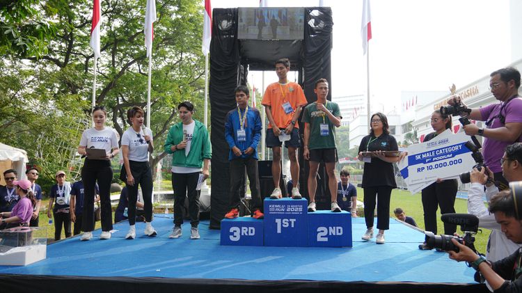 Race photo from KEMLU RUN 2025