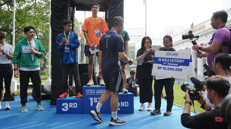 Race photo from KEMLU RUN 2025