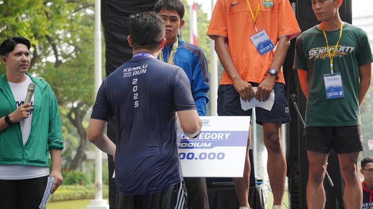 Race photo from KEMLU RUN 2025