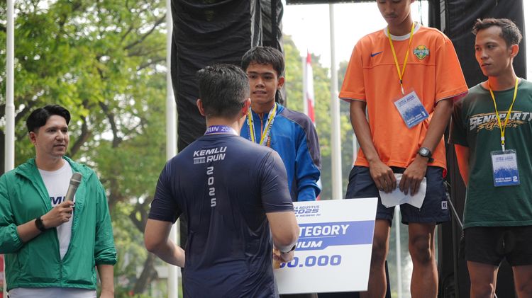 Race photo from KEMLU RUN 2025