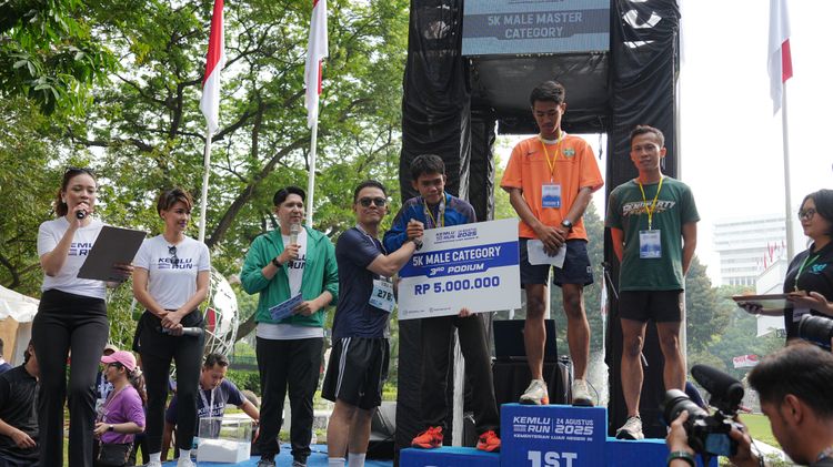 Race photo from KEMLU RUN 2025