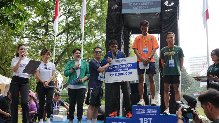 Race photo from KEMLU RUN 2025