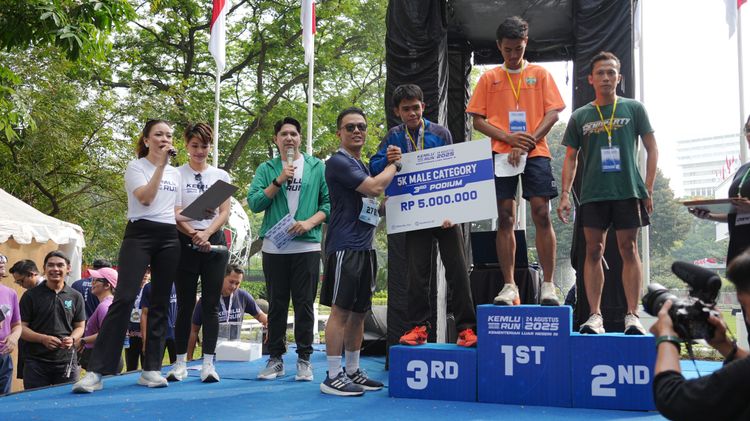 Race photo from KEMLU RUN 2025