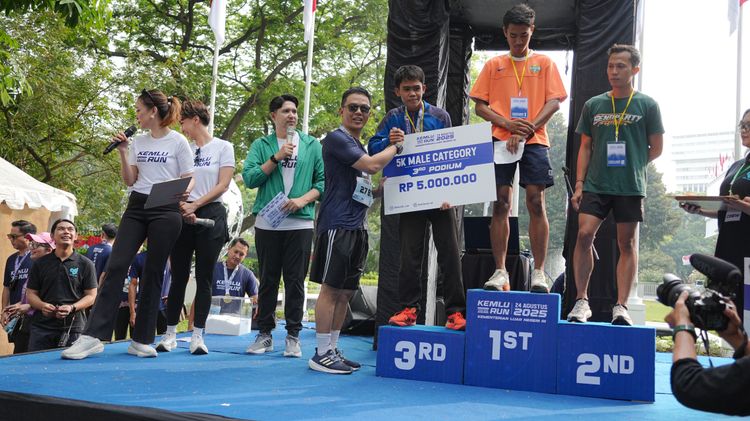 Race photo from KEMLU RUN 2025