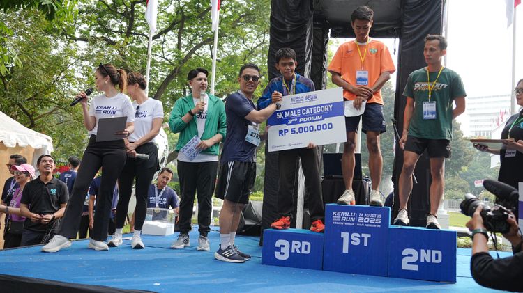 Race photo from KEMLU RUN 2025