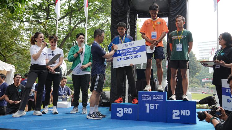 Race photo from KEMLU RUN 2025