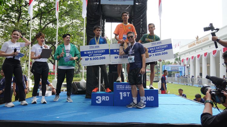 Race photo from KEMLU RUN 2025