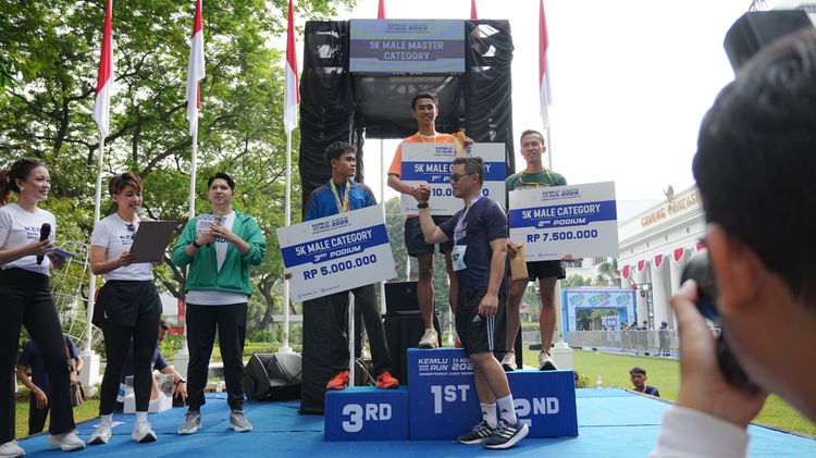 Race photo from KEMLU RUN 2025