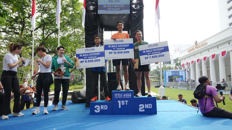 Race photo from KEMLU RUN 2025