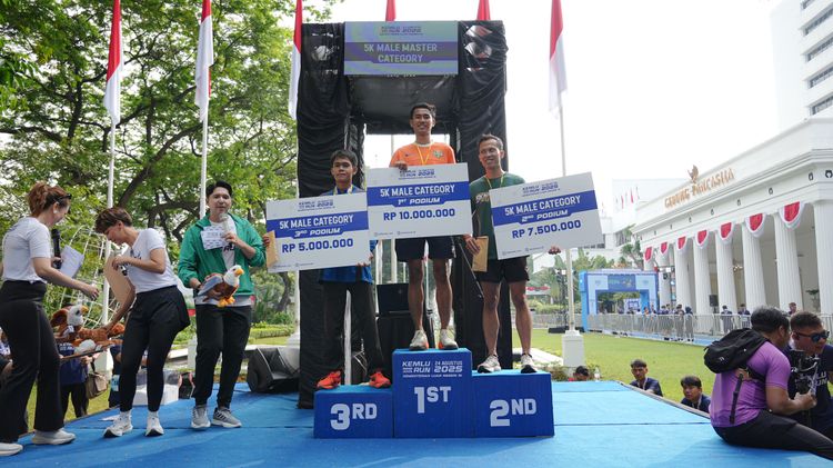 Race photo from KEMLU RUN 2025