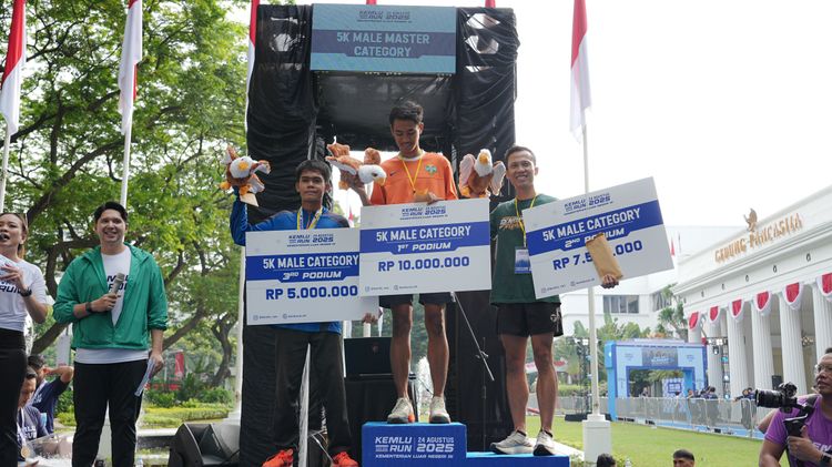 Race photo from KEMLU RUN 2025