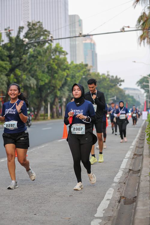 Race photo from KEMLU RUN 2025