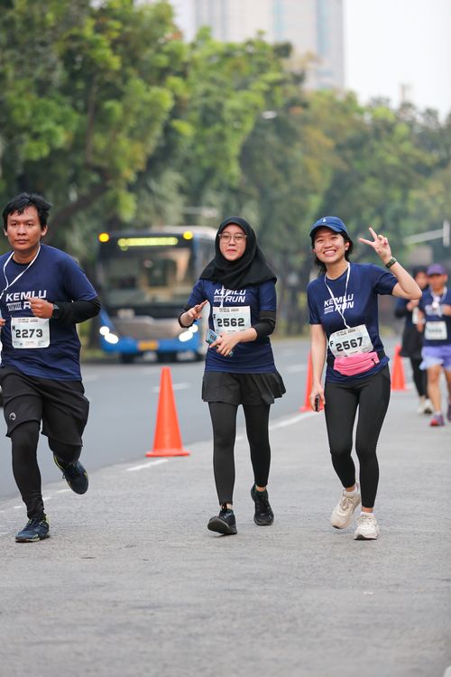 Race photo from KEMLU RUN 2025