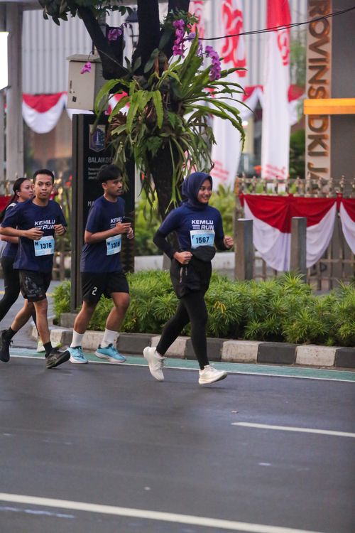 Race photo from KEMLU RUN 2025