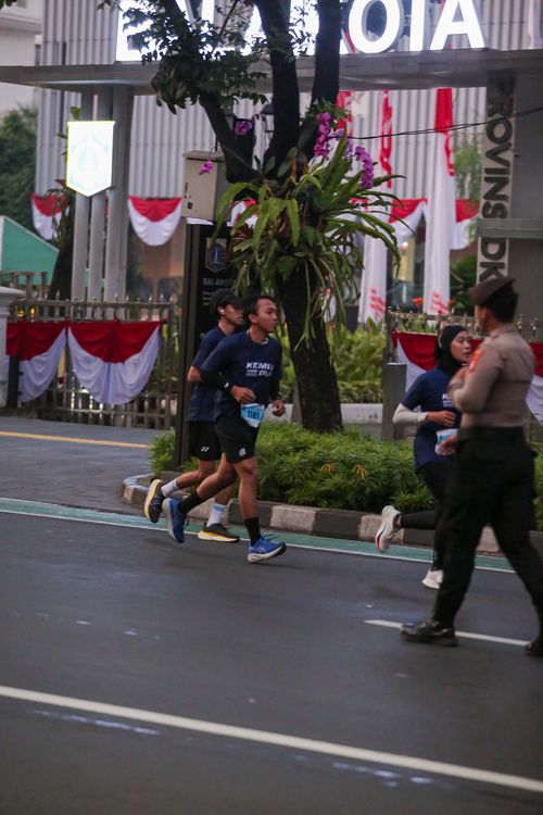 Race photo from KEMLU RUN 2025