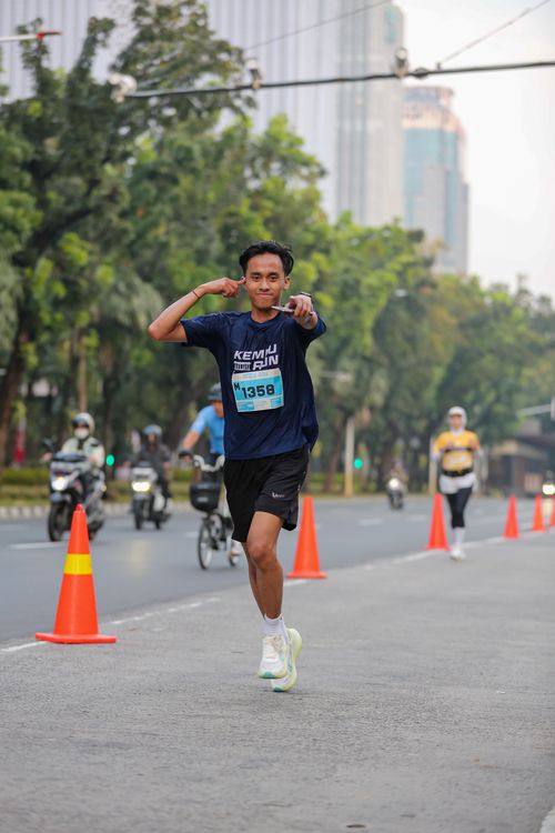 Race photo from KEMLU RUN 2025