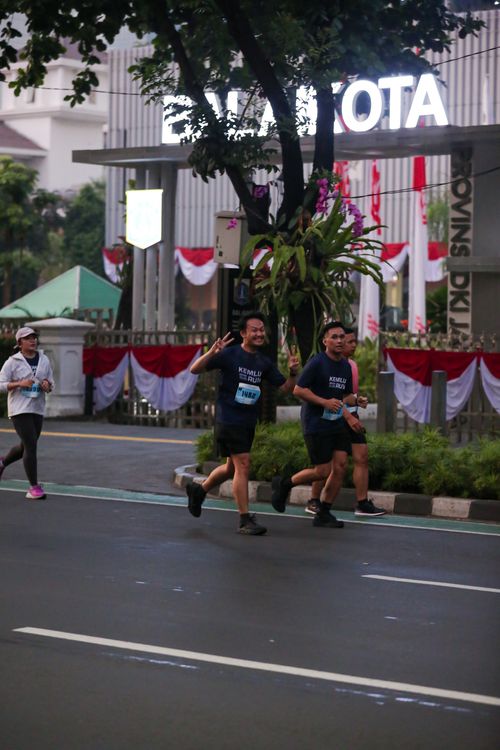Race photo from KEMLU RUN 2025
