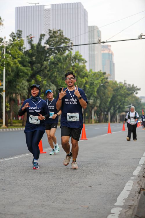 Race photo from KEMLU RUN 2025