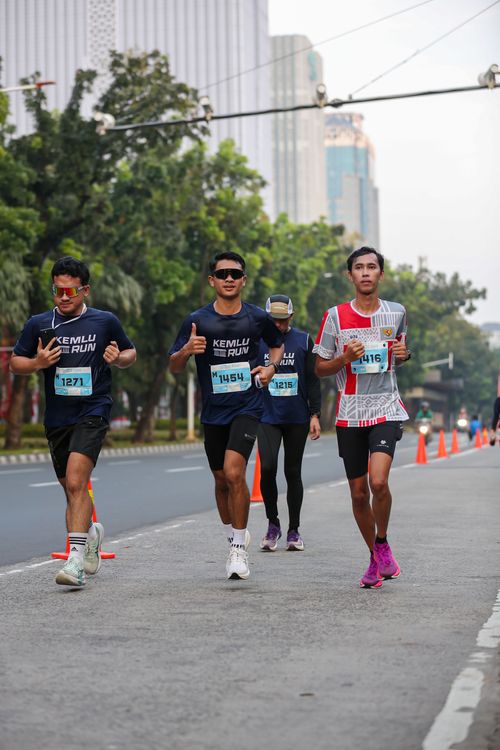 Race photo from KEMLU RUN 2025